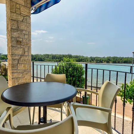 Apartment Moderne Mit Schoener Dachterrasse Lovrecica (Istria)